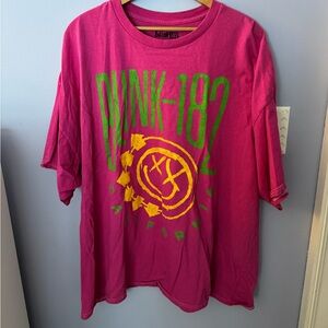 🦋urban outfitters graphic tee🦋